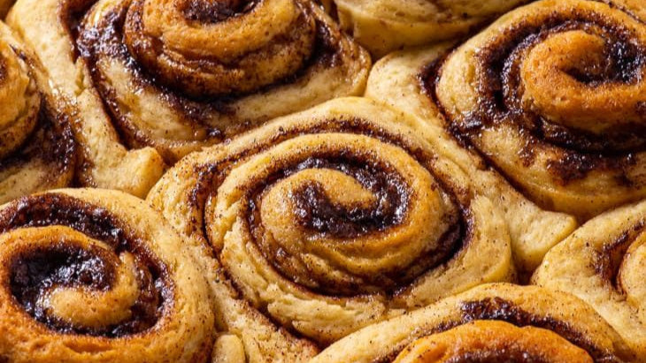 Cinnamon rolls workshop at 100 folds